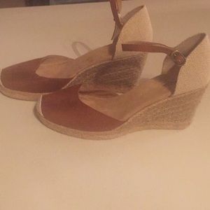Bass size 8 espadrilles